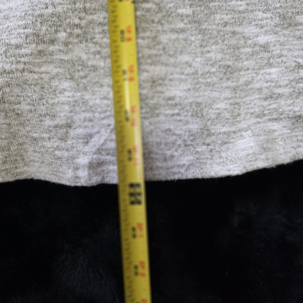 THML Gray Top with Patterned Sleeves - Picture 6 of 7